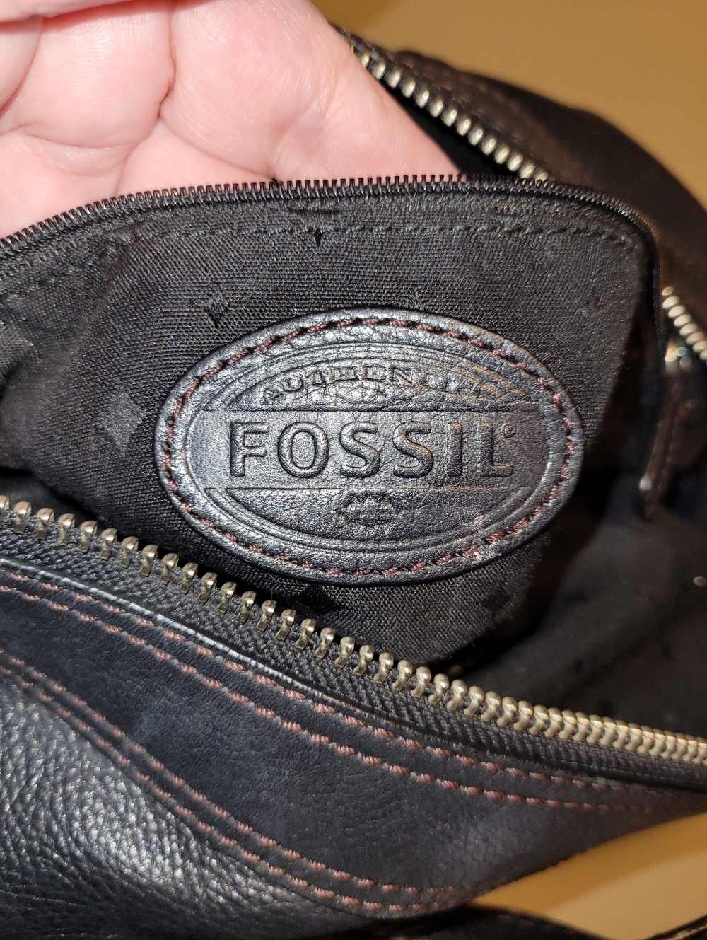 Fossil Maddox Black Leather Bucket style Purse. - Picture 7 of 16